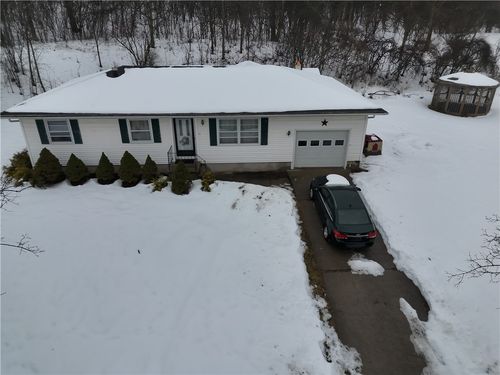 25 Burgess St, Auburn, NY, 13021-5231 | Card Image