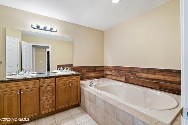 Primary bath | Image 24