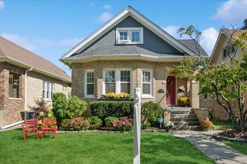 2705 Lincolnwood Dr, Evanston, IL, 60201-1228 | Card Image