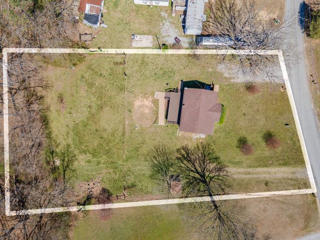 9211 Bates Trl, House other with 3 bedrooms, 2 bathrooms and 1 parking in Lyles TN | Image 18