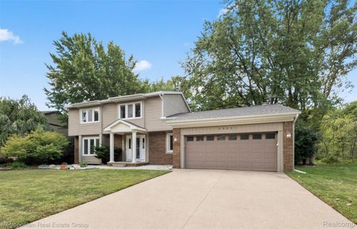 25051 Sullivan Ln, Novi, MI, 48375-1413 | Card Image