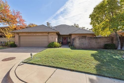 528 E Oak Pl, Edmond, OK, 73025-2710 | Card Image