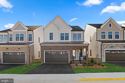43274 Greeley Sq, ASHBURN, VA, 20148-8207 | Card Image