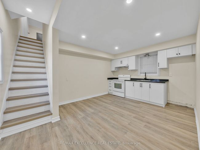 261 Cameron Ave, House other with 8 bedrooms, 3 bathrooms and 2 parking in Windsor ON | Image 15