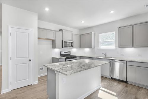 189 Park Ln, Fairburn, GA, 30213-5538 | Card Image
