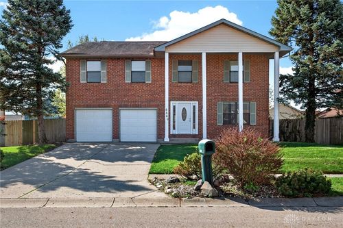 6660 Deer Bluff Drive, Huber Heights, OH, 45424 | Card Image