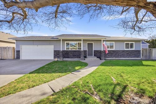 225 Mata Rd, Kennewick, WA, 99338-7330 | Card Image