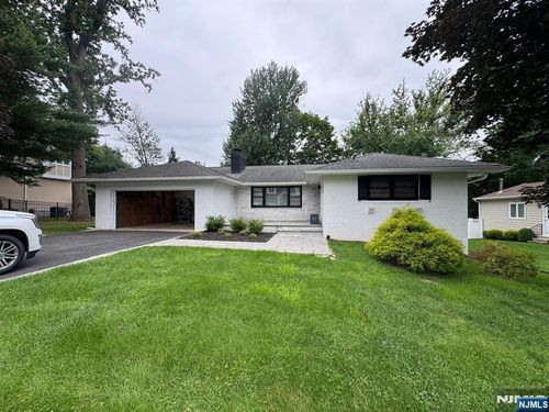 71 Haller Dr, Cedar Grove, NJ, 07009-1704 | Card Image