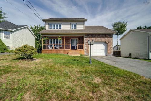 97 Tenon Dr, House with 5 bedrooms, 4 bathrooms and 3 parking in Middle Sackville NS | Card Image