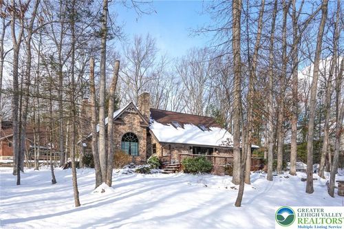 29 Great Oaks Dr, Nesquehoning, PA, 18240-2130 | Card Image