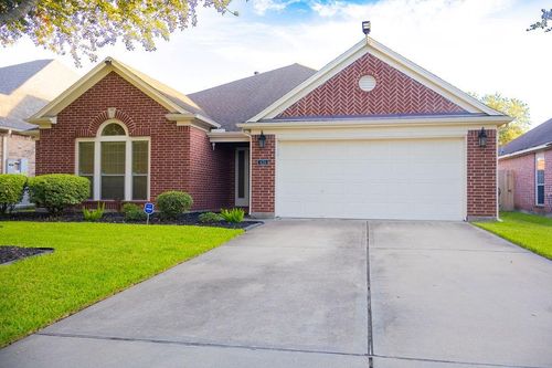 626 Red Oak Canyon Ln, La Marque, TX, 77568-6591 | Card Image