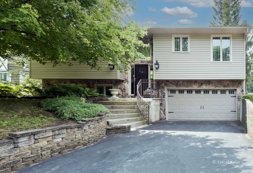 8609 Alden Rd, Wonder Lake, IL, 60097-8876 | Card Image