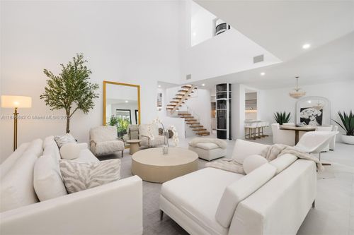 apt-4-2000 S Bayshore Dr, Coconut Grove, FL, 33133-3250 | Card Image