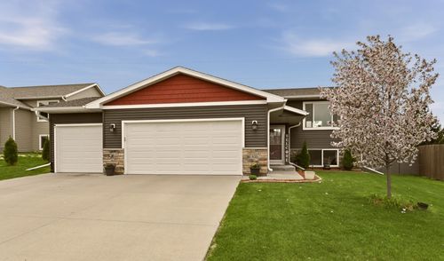 635 Strafford Dr, Zumbrota, MN, 55992-5172 | Card Image