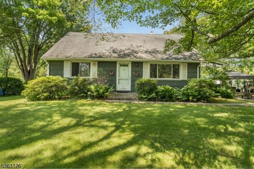 25 New Rd, Hopewell, NJ, 08525-2822 | Card Image