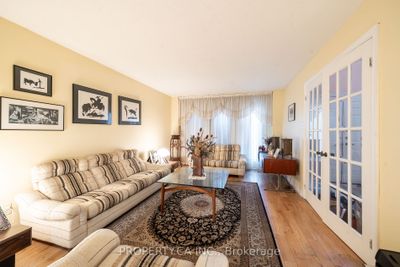 24 Delancey Cres, House other with 5 bedrooms, 3 bathrooms and 6 parking in Unionville ON | Image 3