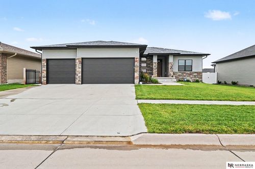 7641 Kallum Dr, Lincoln, NE, 68516-4380 | Card Image