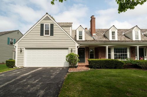 10240 N Westport Circle, MEQUON, WI, 53092 | Card Image