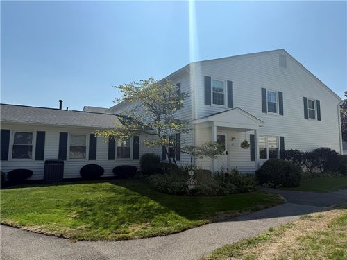 32 Heron Way N, Fairport, NY, 14450-3318 | Card Image