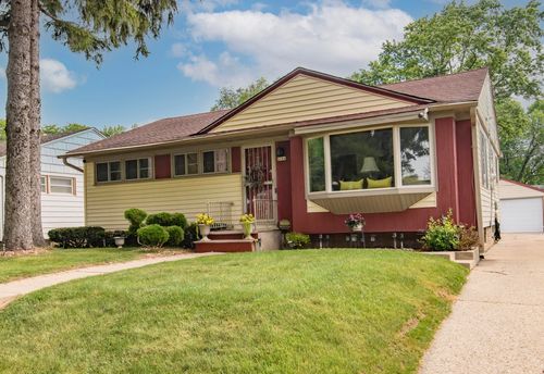 8164 W Muriel Pl, Milwaukee, WI, 53218-3540 | Card Image