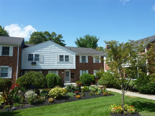 133 Doxbury Ln, Suffern, NY, 10901-7242 | Card Image