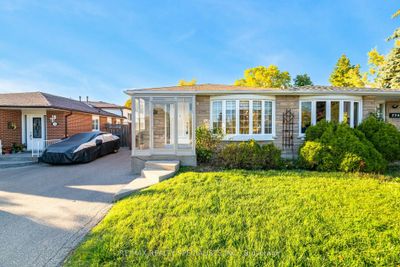 774 Consort Cres, Home with 3 bedrooms, 2 bathrooms and 2 parking in Mississauga ON | Image 1