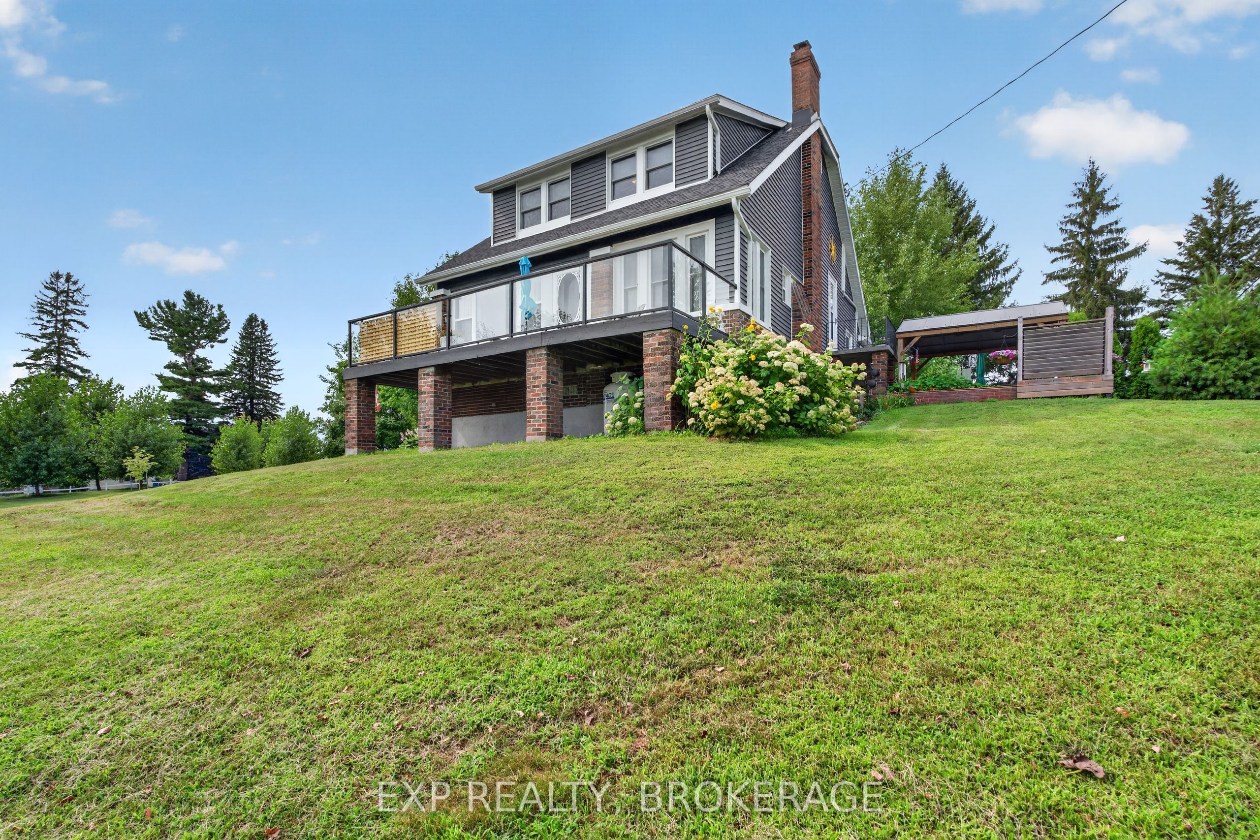 Residential in Front of Leeds & Seeleys Bay 2