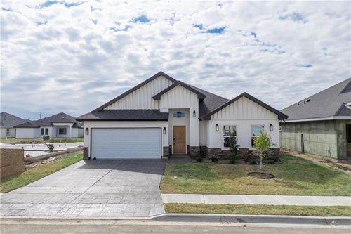 1013 Magnolia St, Mission, TX, 78573-2853 | Card Image