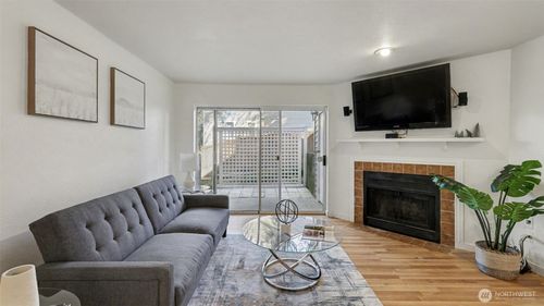 c111-4106 Factoria Blvd Se, Bellevue, WA, 98006-5278 | Card Image