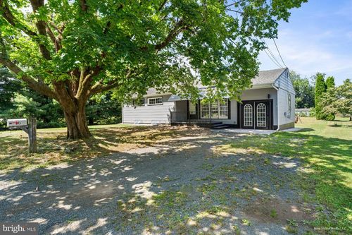 16 Boonetown Rd, BIRDSBORO, PA, 19508-8317 | Card Image