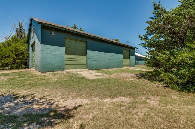 View of garage | Image 20