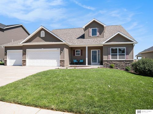 4508 Edgerton Dr, Papillion, NE, 68133-2561 | Card Image