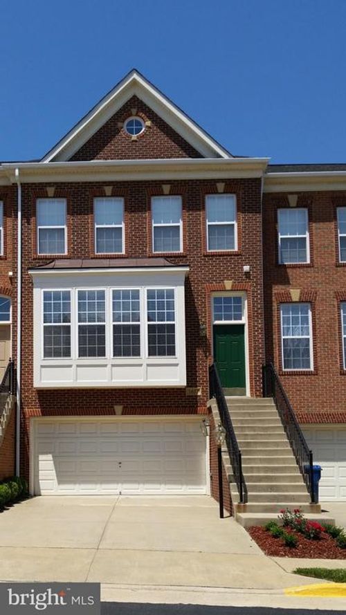 5607 Faircloth Ct, CENTREVILLE, VA, 20120-1979 | Card Image