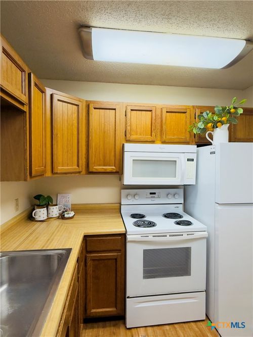 f147-1624 Aquarena Springs Dr, San Marcos, TX, 78666-7252 | Card Image