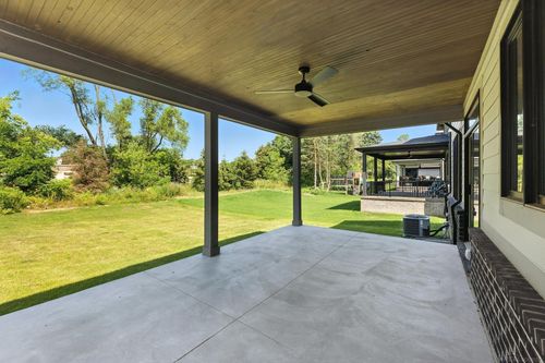54815 Camden Ct, Utica, MI, 48316-3630 | Card Image