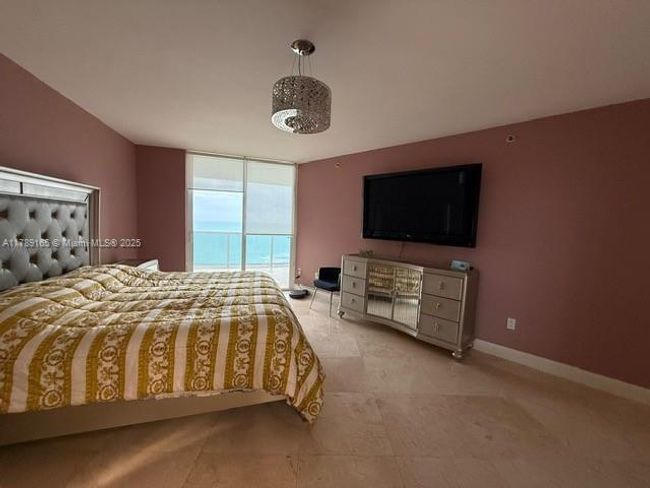 APT-2804 - 18911 Collins Ave, Condo with 2 bedrooms, 3 bathrooms and null parking in Sunny Isles Beach FL | Image 12