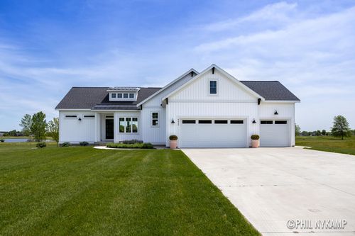 4616 Harkemas Creek Dr, Holland, MI, 49424-7538 | Card Image