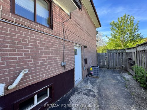 bsmt-95 Post Rd, Brampton, ON, L6V1X3 | Card Image