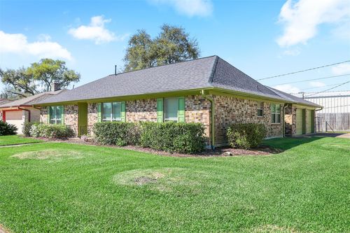 3002 Village Ln, Deer Park, TX, 77536-5038 | Card Image
