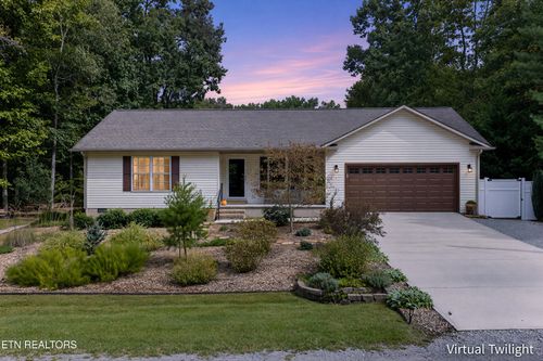 8165 Chief Red Cloud Dr, Crossville, TN, 38572-6763 | Card Image