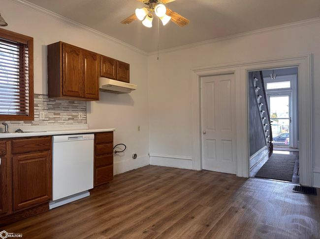 211 S Garfield Ave, Home with 3 bedrooms, 2 bathrooms and 2 parking in Burlington IA | Image 14