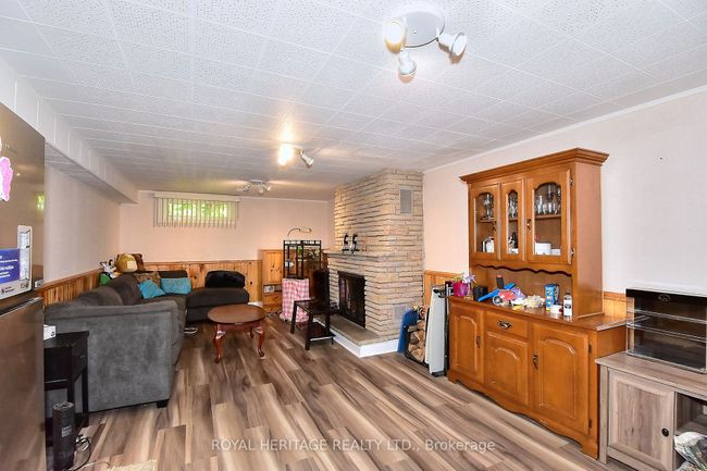 909 Philip St, House other with 4 bedrooms, 3 bathrooms and 3 parking in Peterborough ON | Image 25