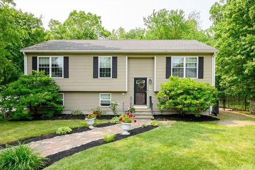 89 Block St, Abington, MA, 02351-1909 | Card Image