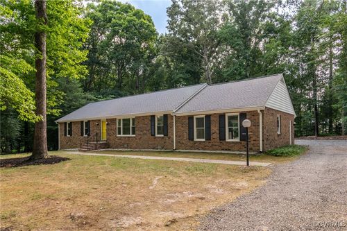 4712 Kyloe Ln, Moseley, VA, 23120-1233 | Card Image