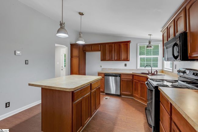 381 Cox Rd, House other with 3 bedrooms, 2 bathrooms and null parking in Greer SC | Image 10