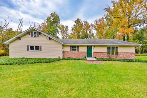 2642 Welshtown Rd, Slatington, PA, 18080-3449 | Card Image