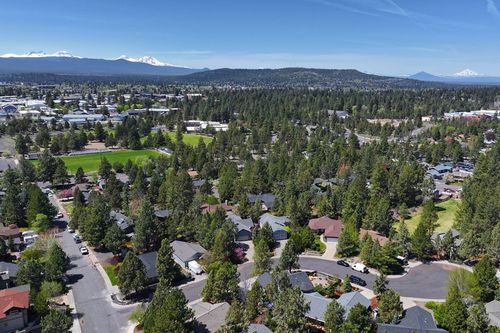 175 Se Windance Ct, Bend, OR, 97702-1550 | Card Image