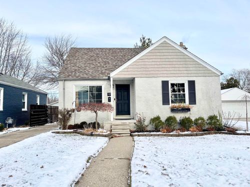 2230 Hawthorne Rd, Grosse Pointe Woods, MI, 48236-1480 | Card Image