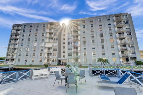 apt-201-430 Golden Isles Dr, Hallandale Beach, FL, 33009-7549 | Card Image
