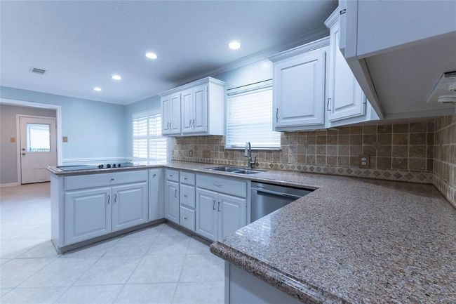 Kitchen | Image 16